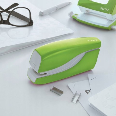 Zszywacz elektryczny WOW 10kartek zielony 55661054/55661054 LEITZ Zszywacz elektryczny WOW 10kartek zielony 55661054/55661054 LEITZ