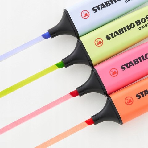 Zakreślacz BOSS 4szt. pastel w etui z zawieszką 70/4-3 STABILO (czerwony,c.różowy,niebieski,limonkowy) Zakreślacz BOSS 4szt. pastel w etui z zawieszką 70/4-3 STABILO (czerwony,c.różowy,niebieski,limonkowy)