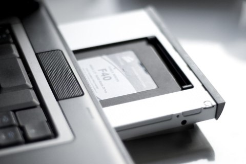 Ramka montażowa SSD/HDD do napędu CD/DVD/Blu-ray, SATA na SATA III, 12.7mm Ramka montażowa SSD/HDD do napędu CD/DVD/Blu-ray, SATA na SATA III, 12.7mm